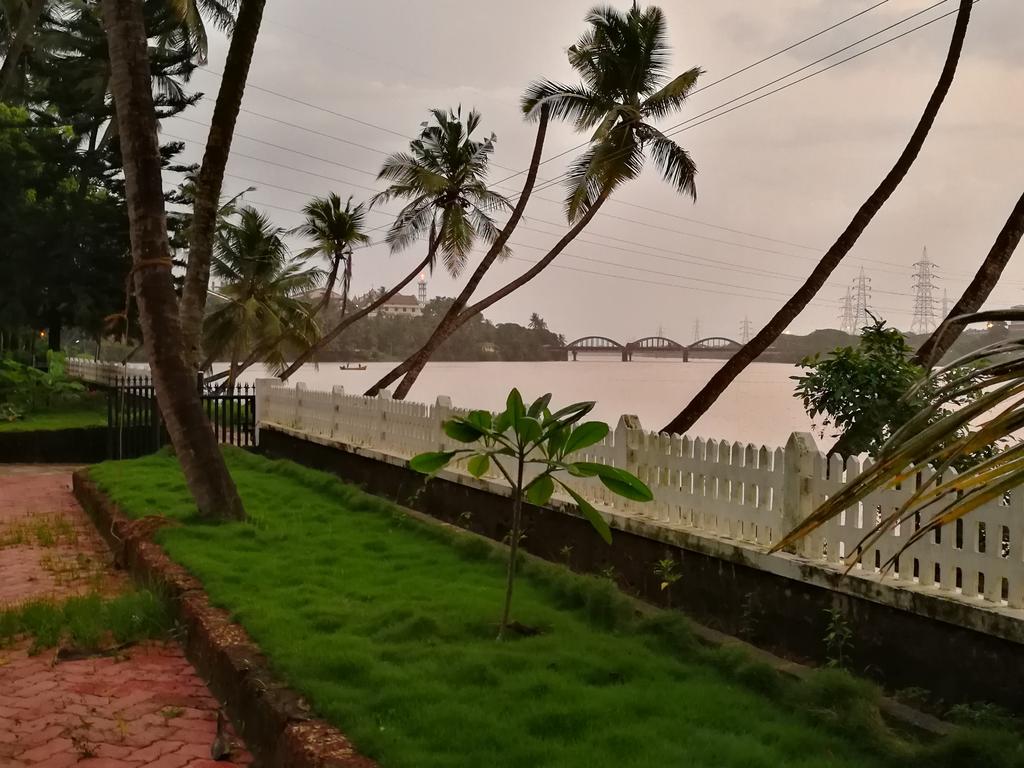 Nisarga Nirvana River House Mangalore Buitenkant foto